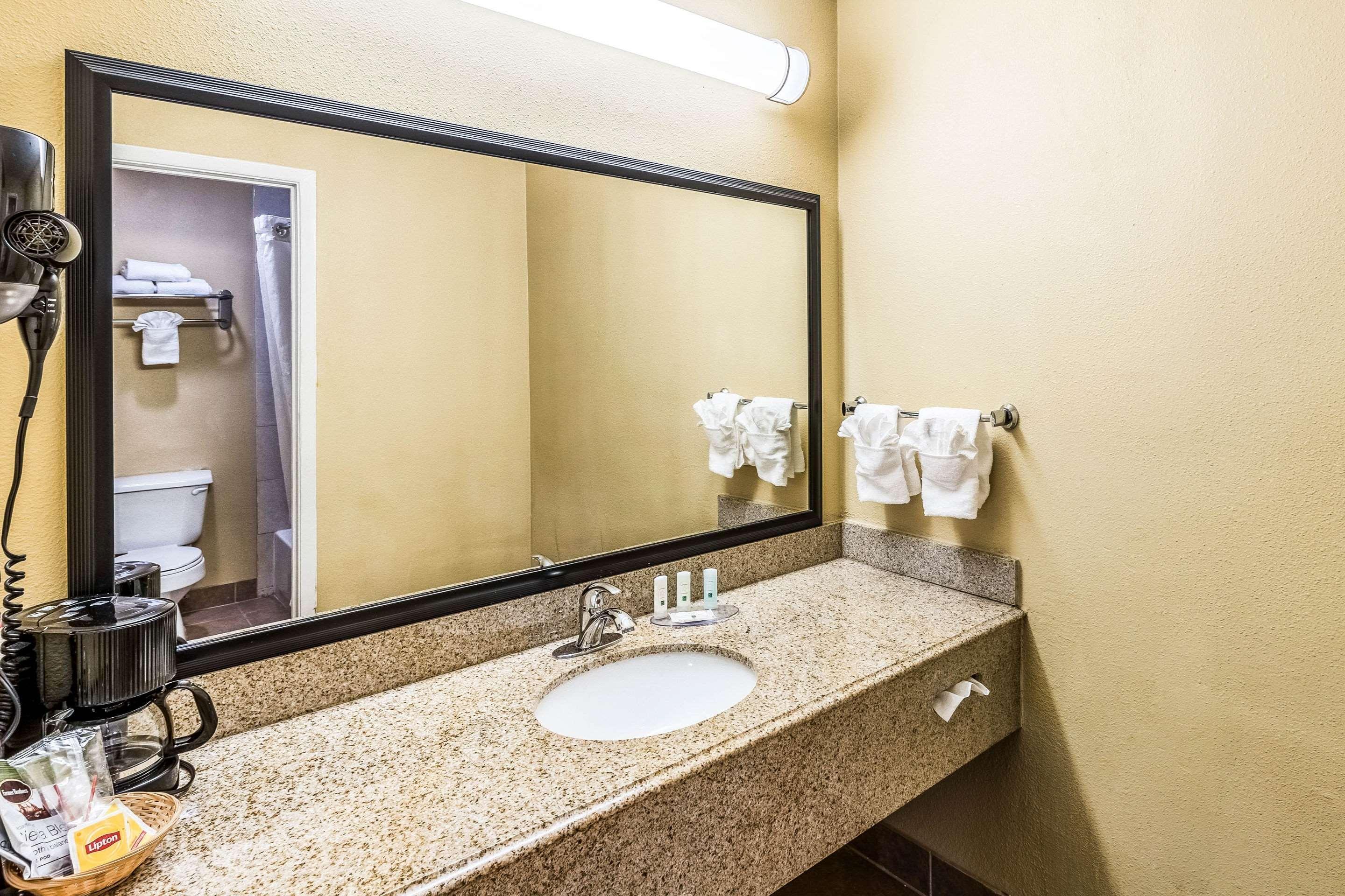 Quality Inn Корсикана Экстерьер фото