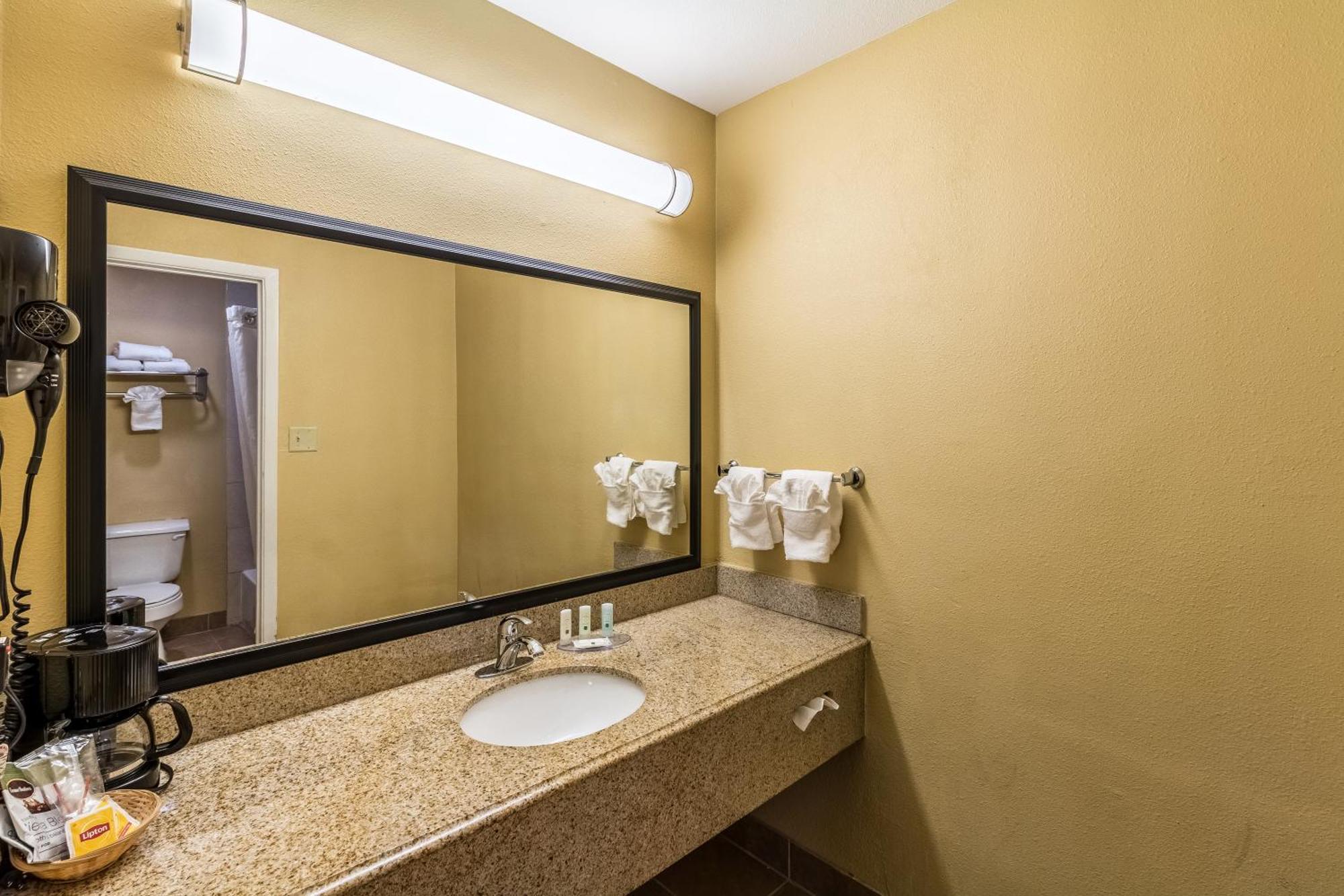 Quality Inn Корсикана Экстерьер фото